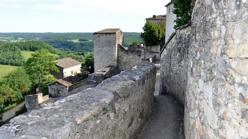 Puycelsi chemin de la ronde